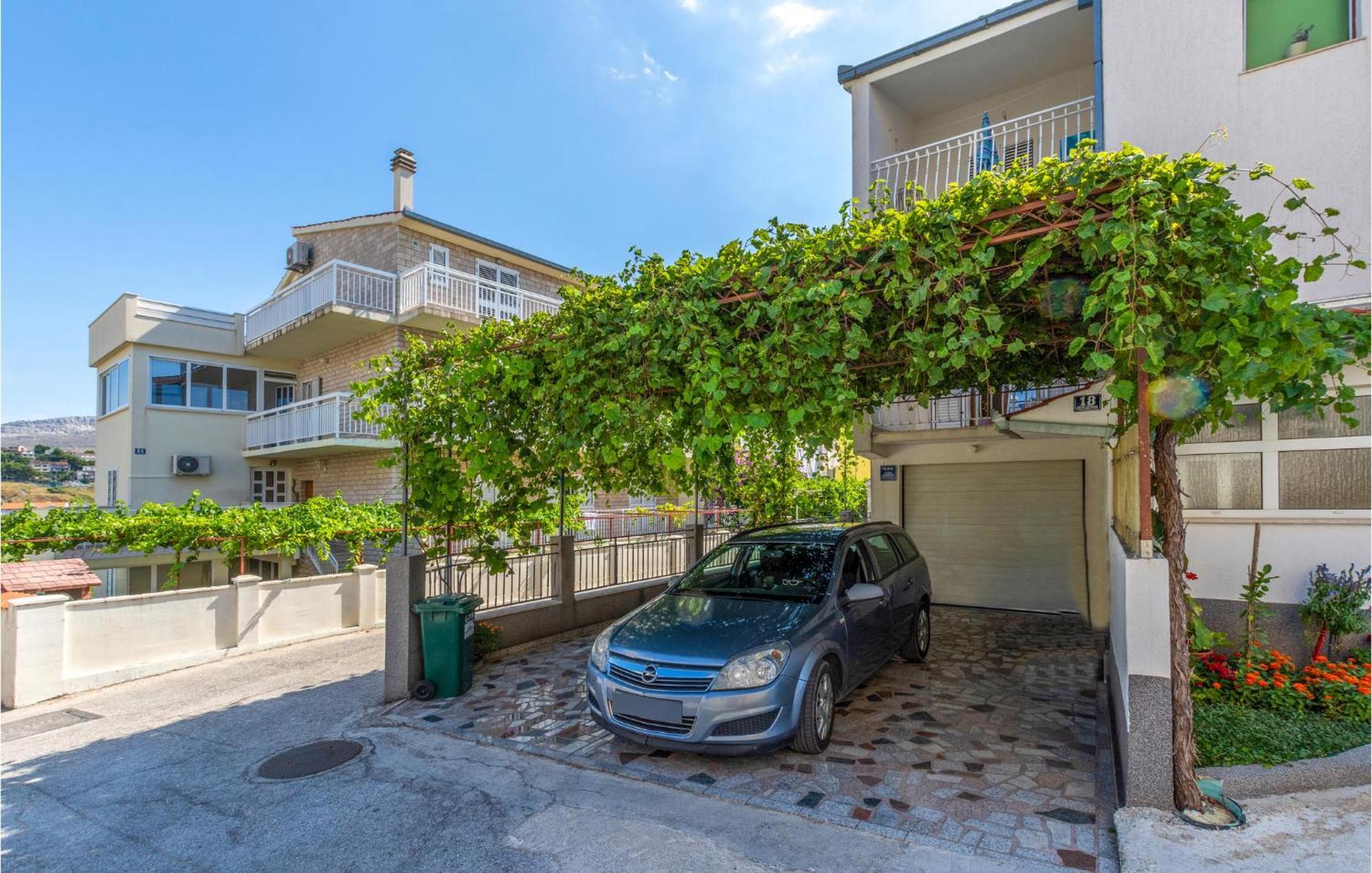 Lovely Apartment In Stobrec With Wifi Split Luaran gambar